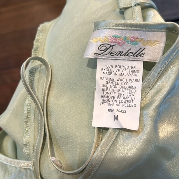 NWT DENTELLE Light Green LACE SLIP NIGHTGOWN SIZE Medium BRIDAL HONEYMOON - Picture 4 of 4